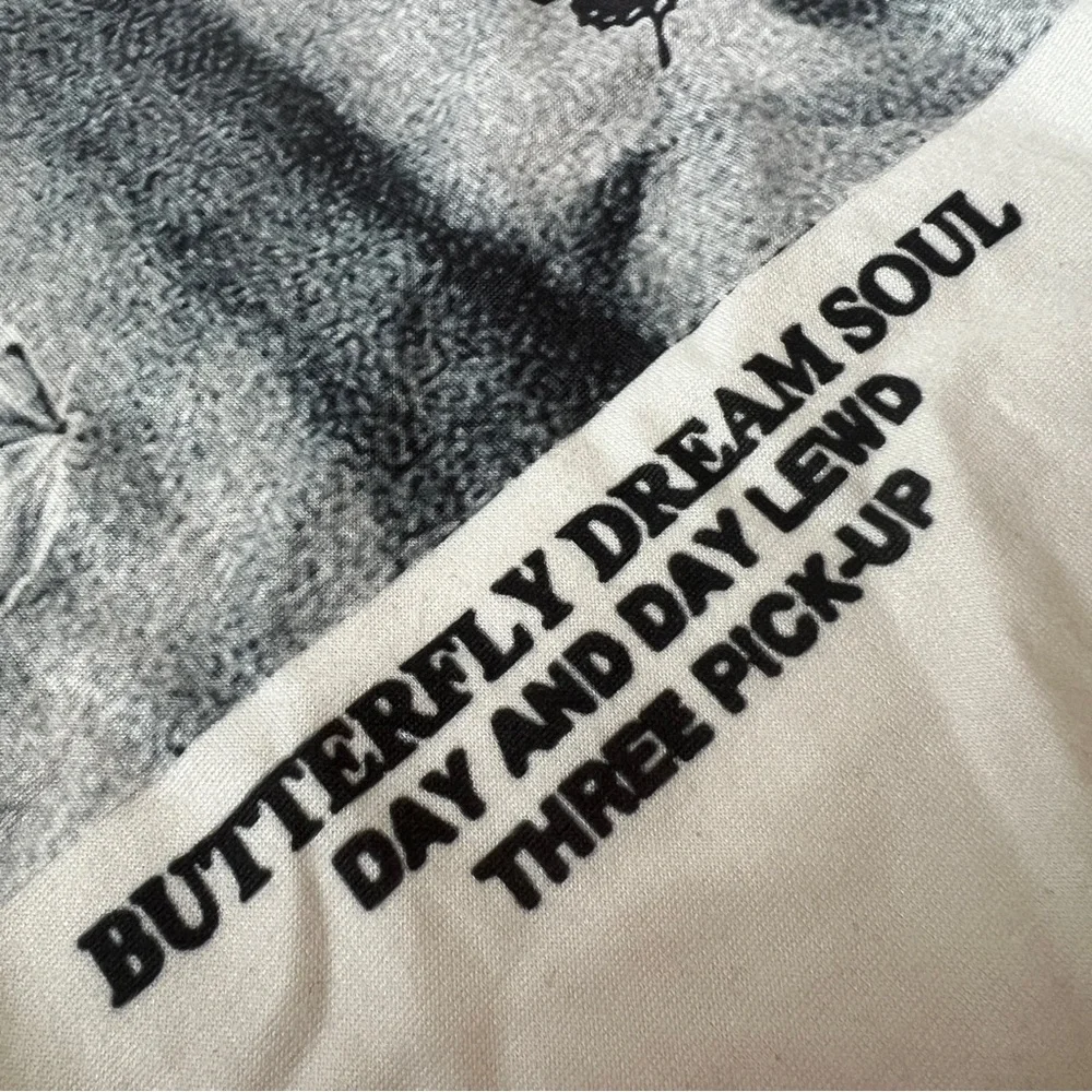 Butterfly X-Ray Ribs Graphic Tee - Picture 5 of 7
